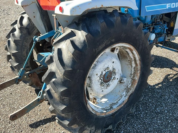 1983-ford-1510-image-22