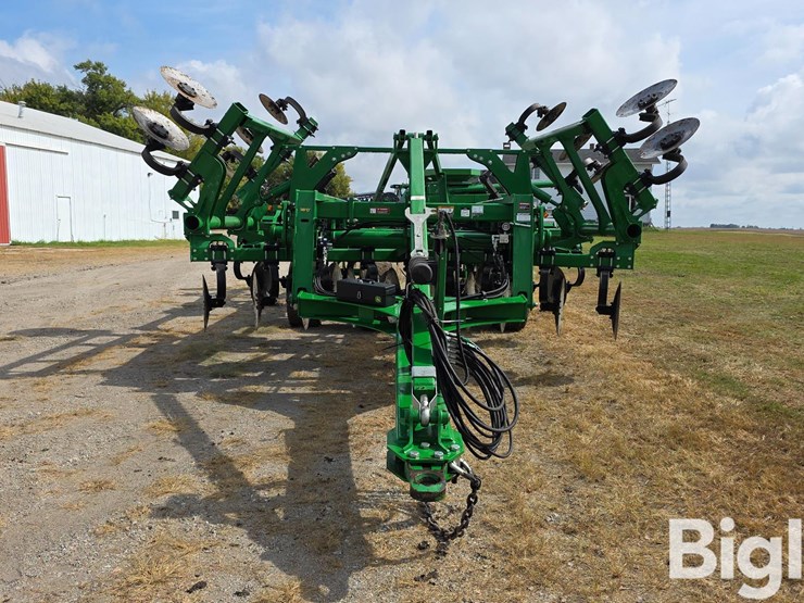 2018-john-deere-2730-image-2