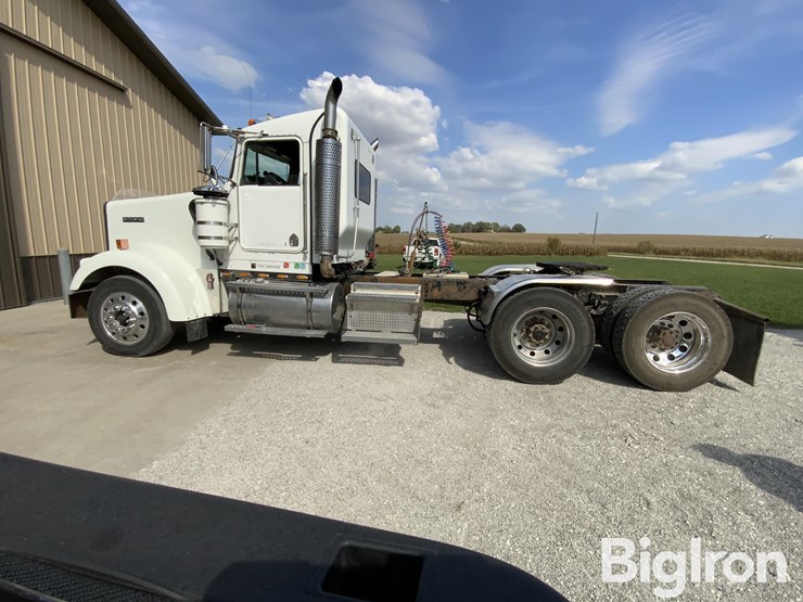 2005-kenworth-w900-image-8