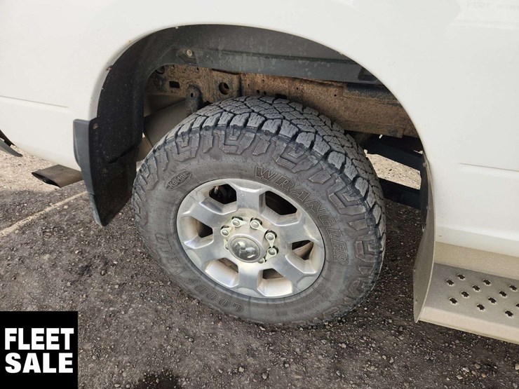 2016-ram-2500-slt-image-14