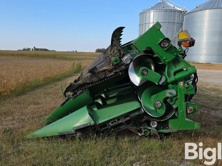 2023-john-deere-c12f-image-8