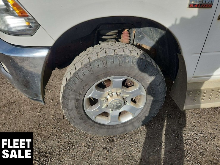 2016-ram-2500-slt-image-12