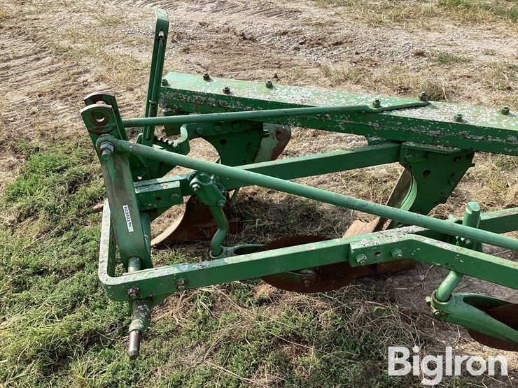 john-deere-3-pt-4-bottom-plow-image-16