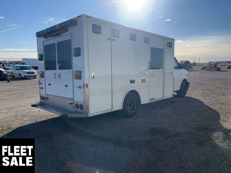 2017-chevrolet-express-s/a-ambulance-image-4