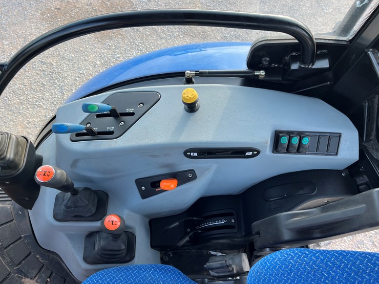 2020-new-holland-workmaster-120-image-16