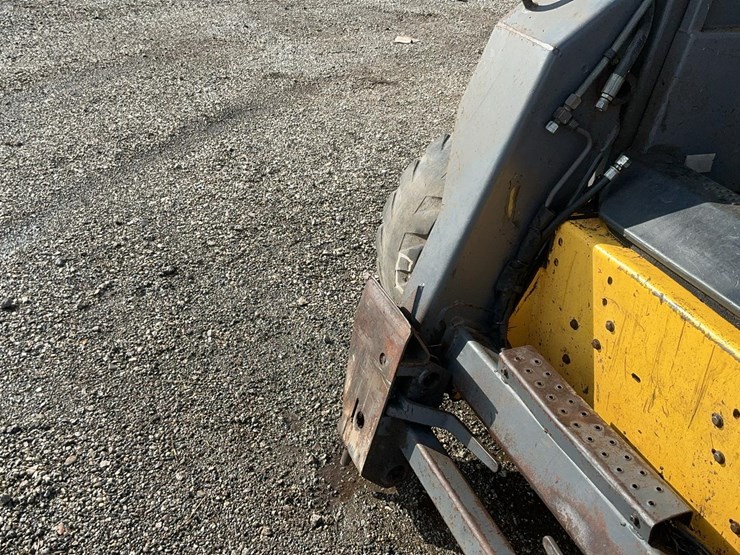 new-holland-ls190-image-43