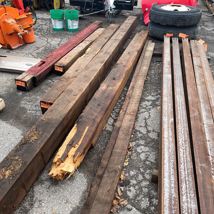 #14040 • Old Barn Wooden Beam (O4)