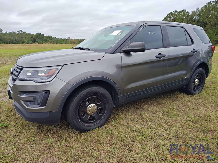 2016-ford-explorer-image-1