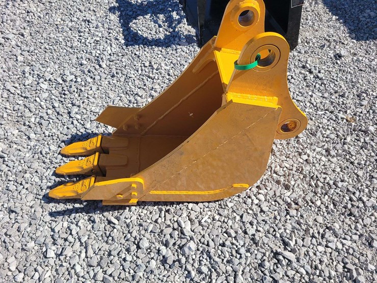 excavator-bucket.-12"-wide.-image-2