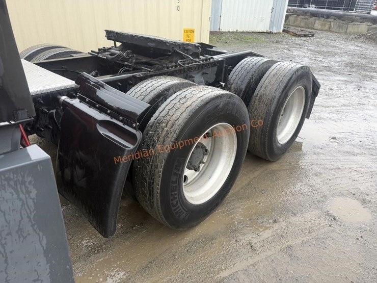 2015-freightliner-cascadia-113-image-20