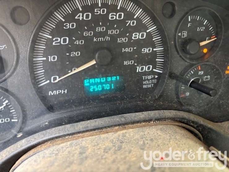 2006-chevrolet-3500-image-16