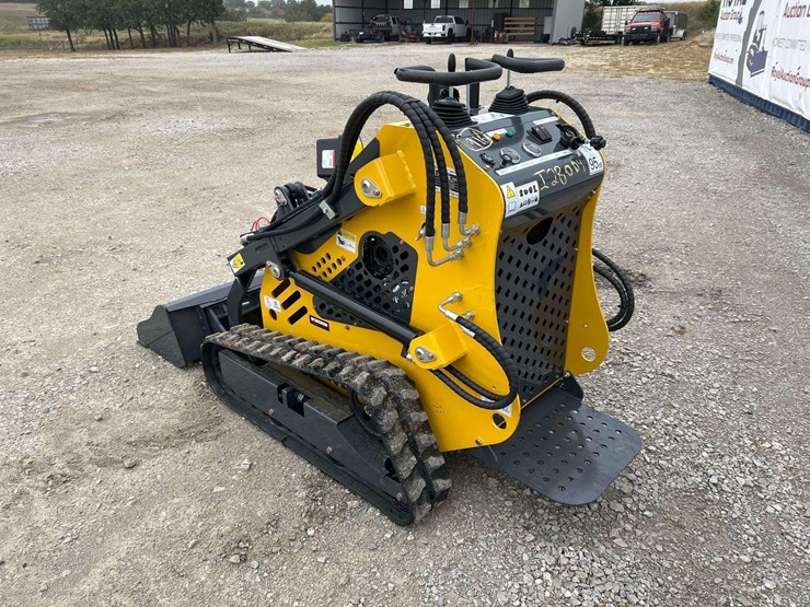 2025-sdlanch-sdll60-stand-on-loader-image-2