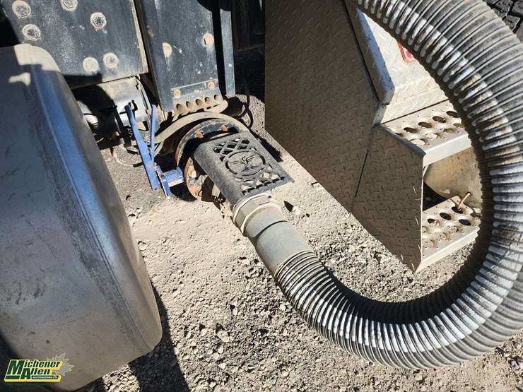 2024-western-star-57x-image-32