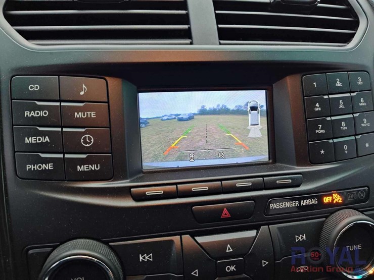 2016-ford-explorer-image-18