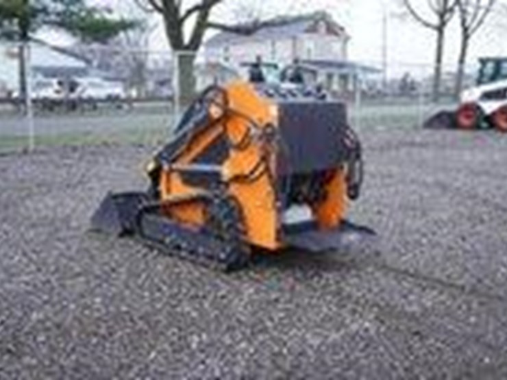 #1006-•-unused-landhero-mini-skid-steer-loader-image-3