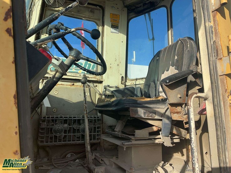 1979-dresser-530b-wheel-loader-image-11