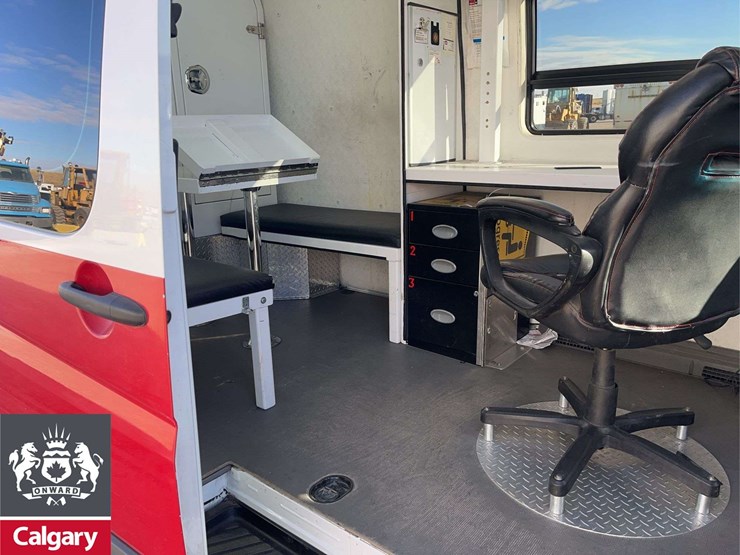 2010-mercedes-benz-sprinter-3500-image-16