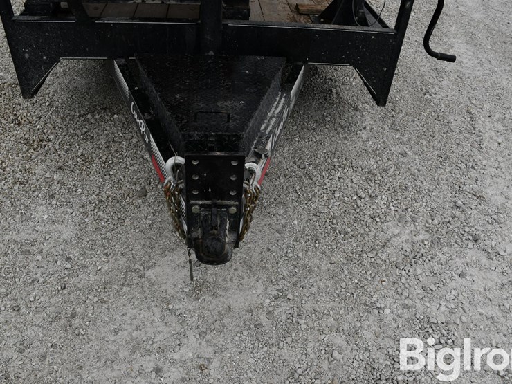 2011-corn-pro-3-box-seed-tender-on-t/a-tilt-deck-utility-trailer-image-9