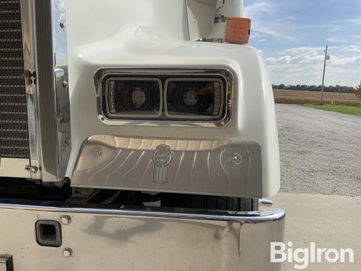 2005-kenworth-w900-image-12