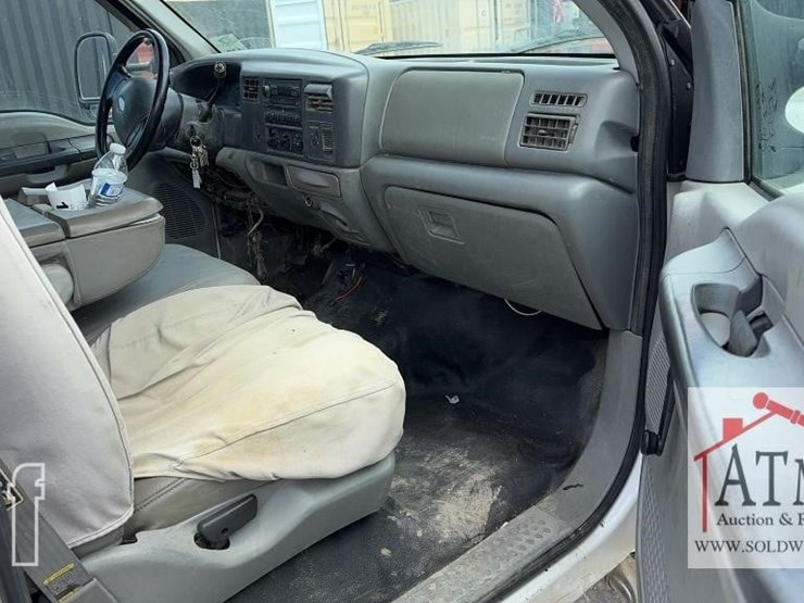 2002-ford-f550-image-18