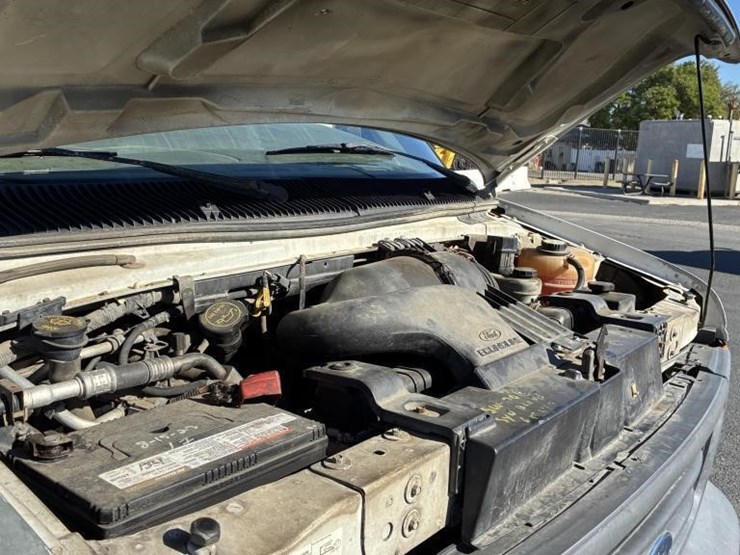 2006-ford-e350-image-9