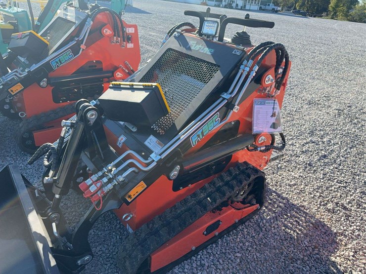 future-ft36c-skid-steer-loader---electric-start,-open-station,-40"-bucket-image-6