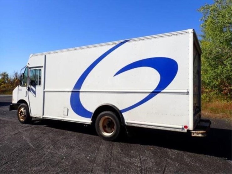 2015-freightliner-mt55-image-7