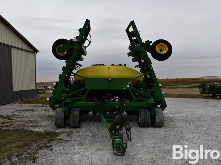 john-deere-1690-image-2