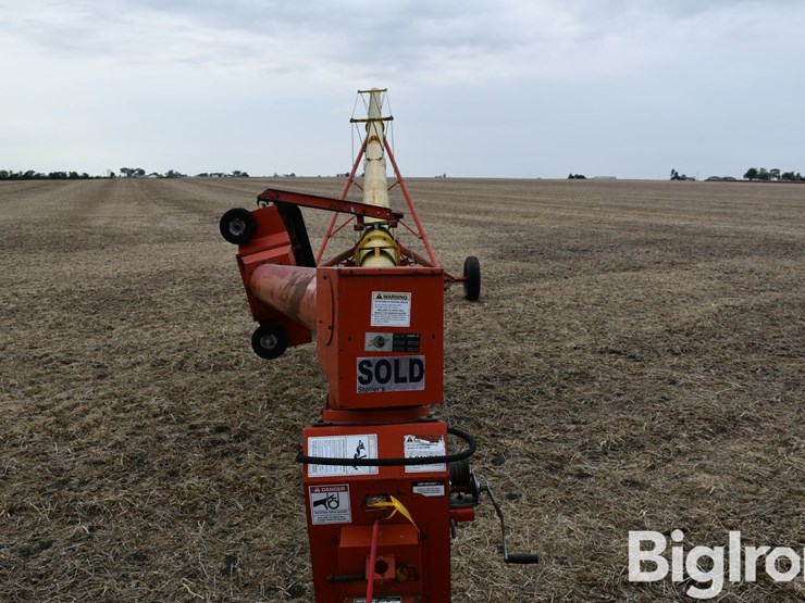 2005-westfield-mk100-61-swing-away-auger-image-11