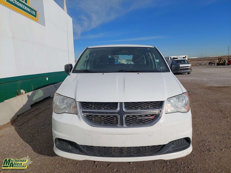 2016-dodge-grand-caravan-image-2