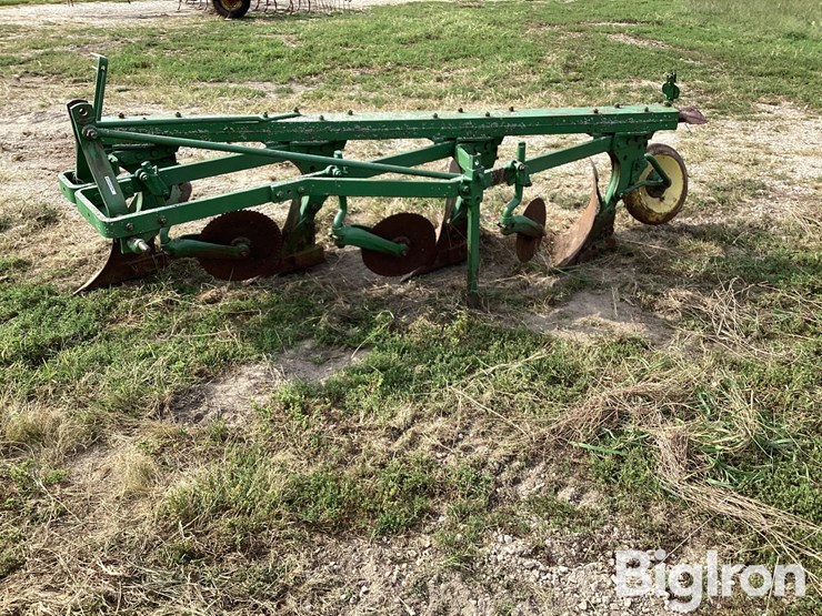 john-deere-3-pt-4-bottom-plow-image-2