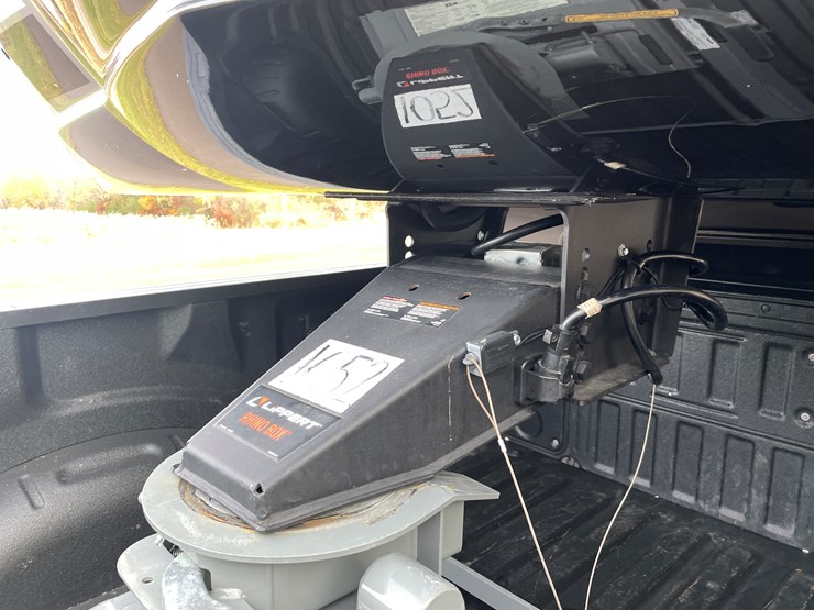 #4502-•-2025-forest-river-xlr-nitro-lux-toy-hauler-(wi-title)-image-11