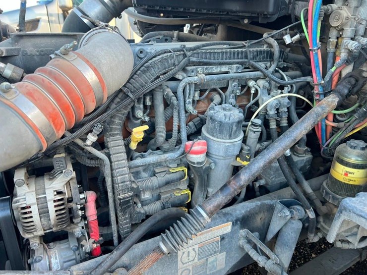 2015-peterbilt-579-image-7