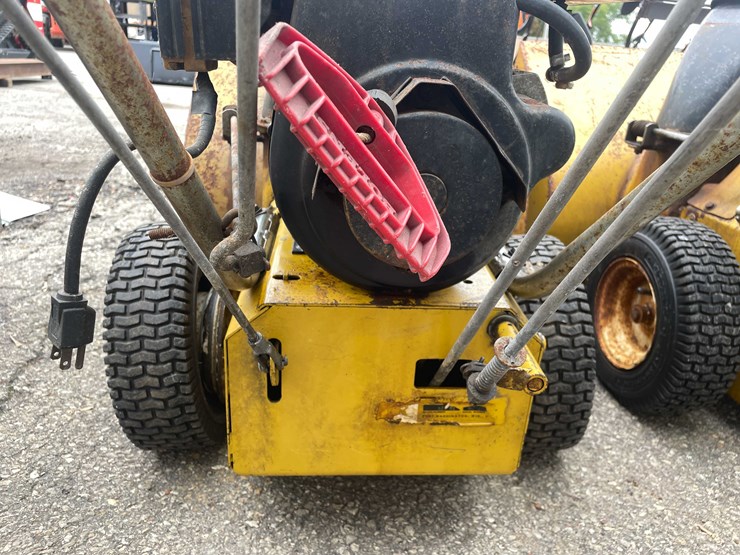 #14035-•-(2)-bolens-24"-snow-blower-(o4)-image-24