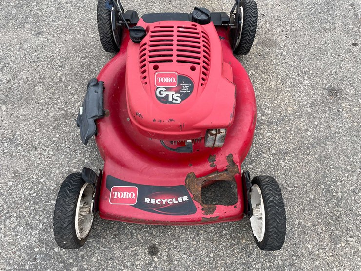 #14030-•-(2)-toro-recycler-lawn-mowers-(o4)-image-28