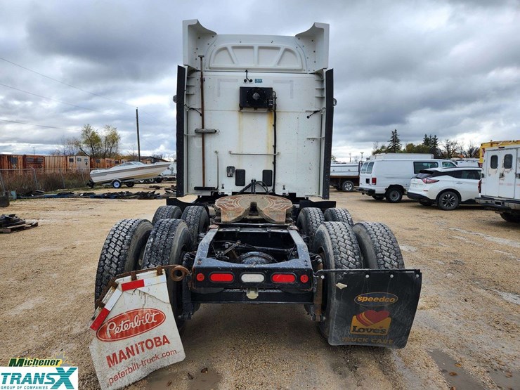 2018-peterbilt-579-image-12