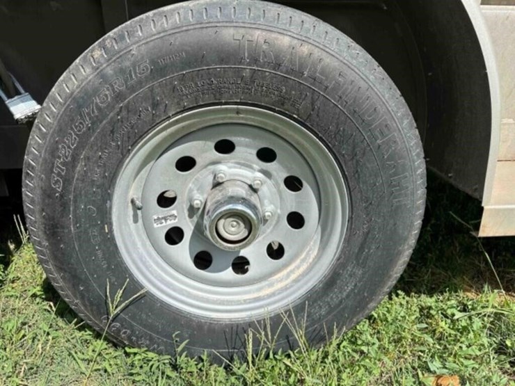 2023-w-w-16'-livestock-trailer-image-8