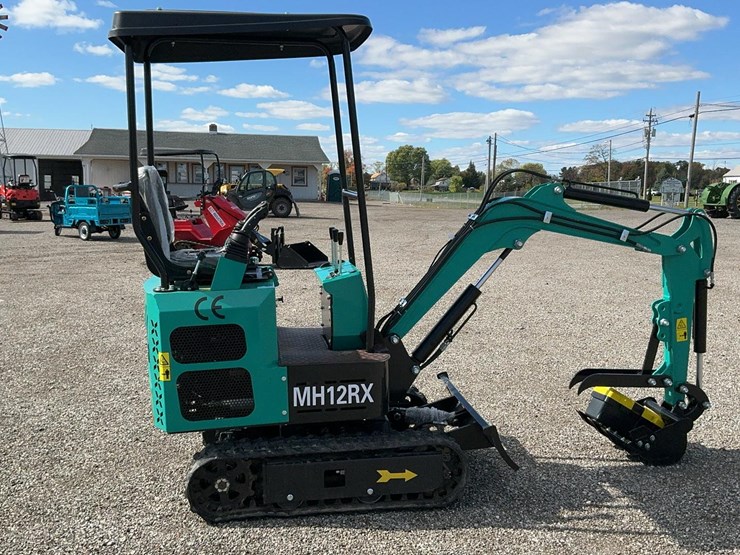 #1600-•-2025-agt-mh12rx-mini-excavator-image-3