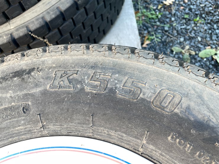 #5704-•-(2)-st205/75d15-tires-on-5-bolt-rims-image-6