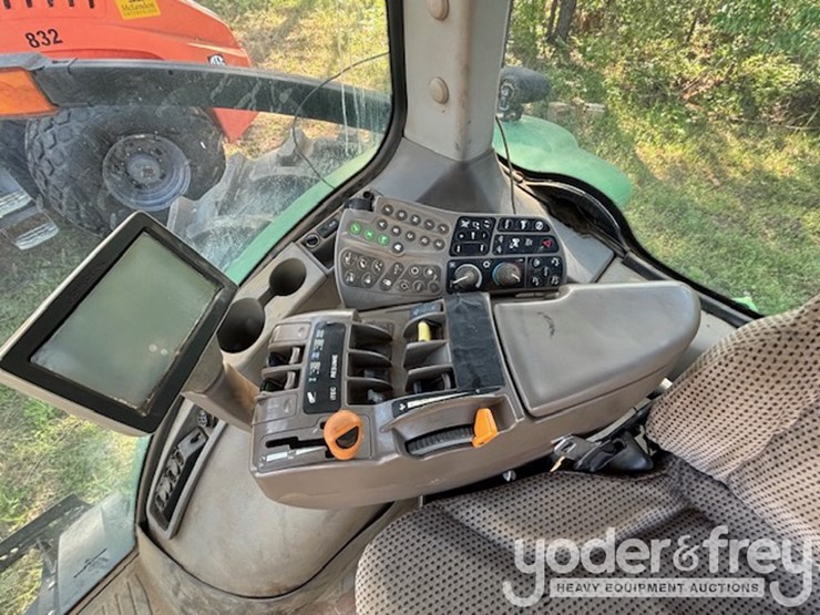 2013-john-deere-8310r-image-9