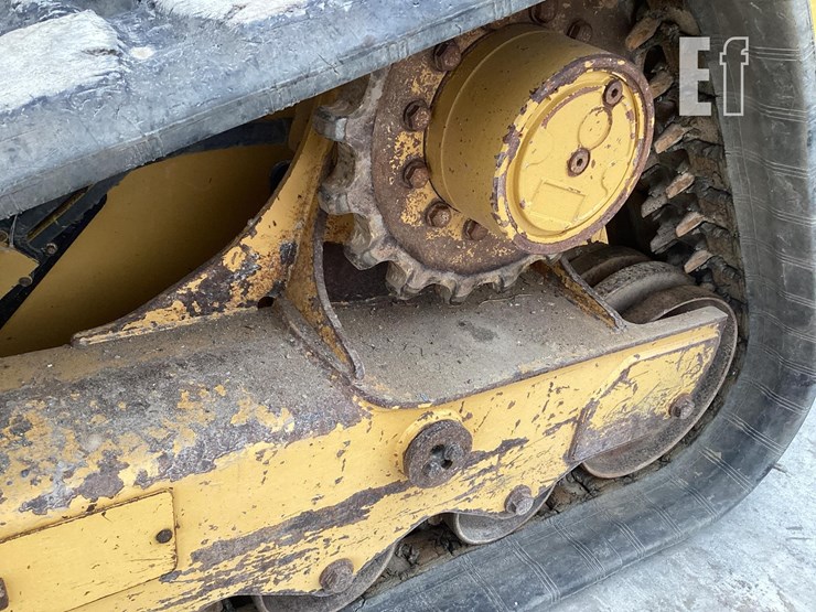 2021-caterpillar-299d3-image-12