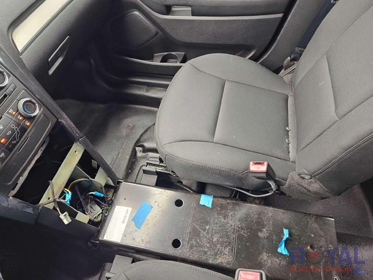 2017-ford-explorer-image-23