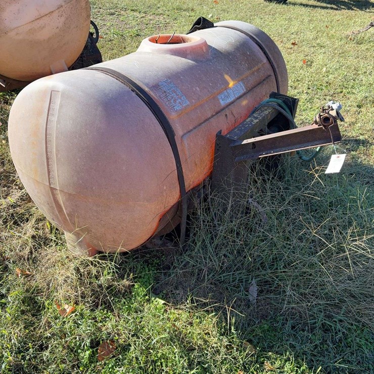 3pt Sprayer tank with pump and extra tank, 250 gallon and 200 gallon tank