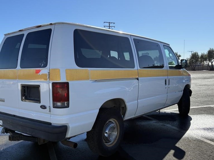 2006-ford-e350-image-4