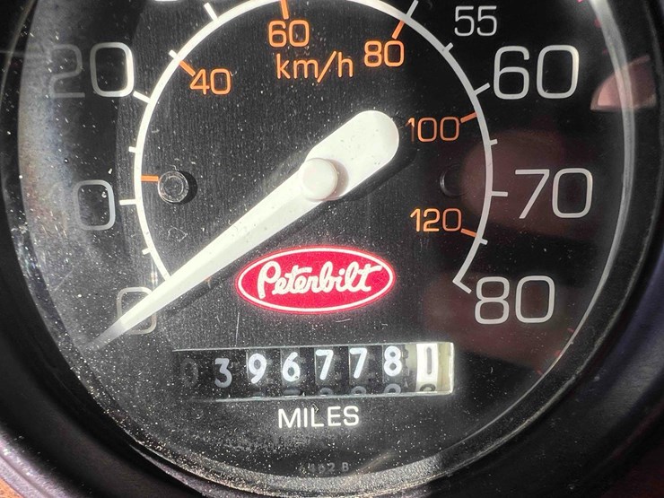 1996-peterbilt-378-image-27