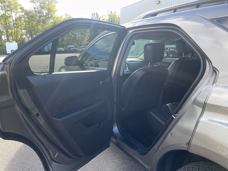 2012-chevrolet-equinox-lt-image-33