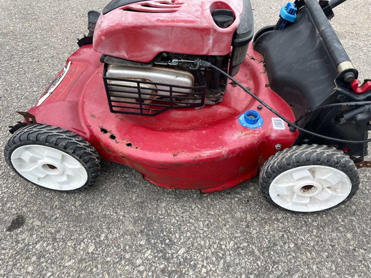 #14030-•-(2)-toro-recycler-lawn-mowers-(o4)-image-15