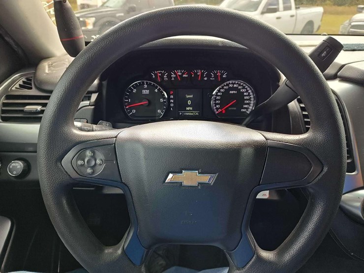 2017-chevrolet-tahoe-image-15