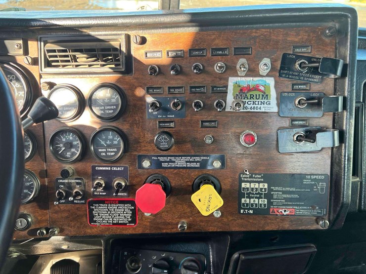 1996-peterbilt-378-image-23