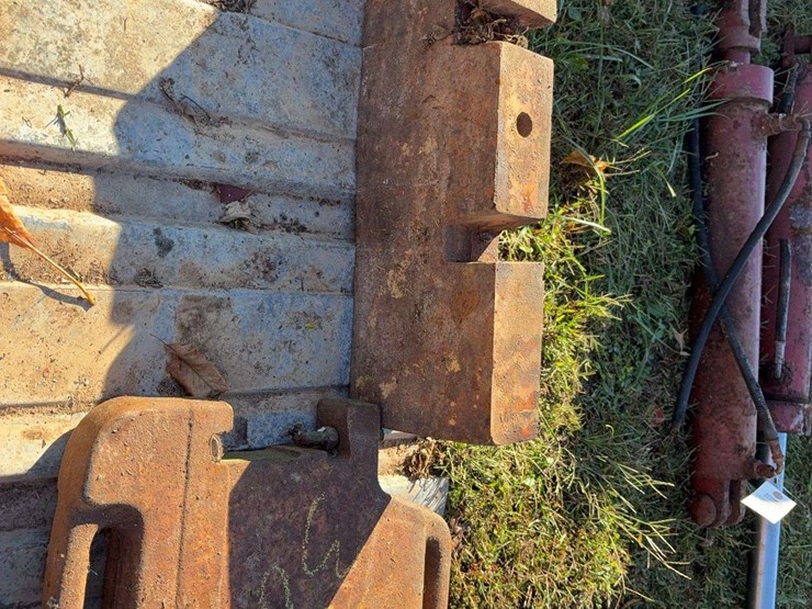 tractor-weight-bracket-and-weight-image-2